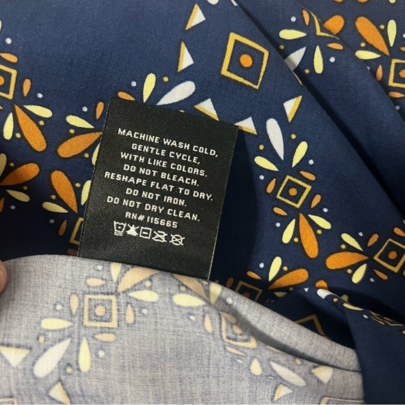 Modelo Beer Men’s Button Up Small Short Sleeve Shirt Graphic Print Casual NWT - Picture 6 of 7